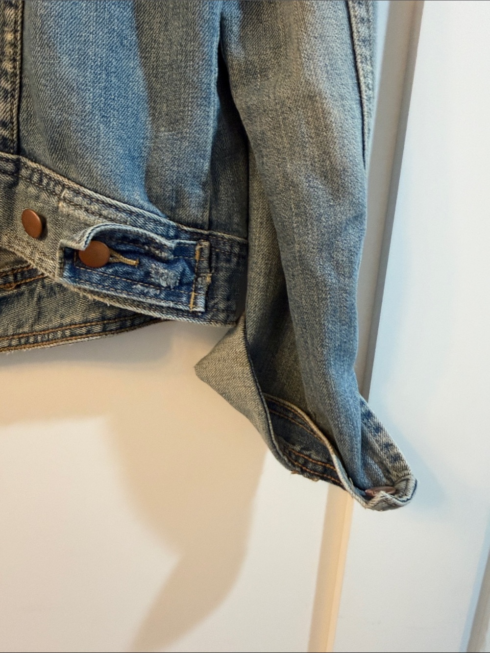 GAP 1969 Light Blue Women's Denim Jacket - Classic Jean Trucker - Picture 8 of 9